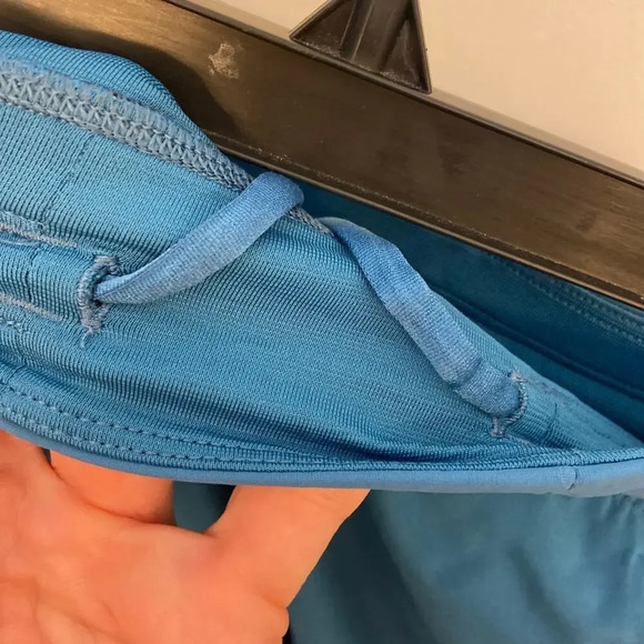 Lululemon T.H.E Short Linerless Blue Size Medium - Picture 7 of 9
